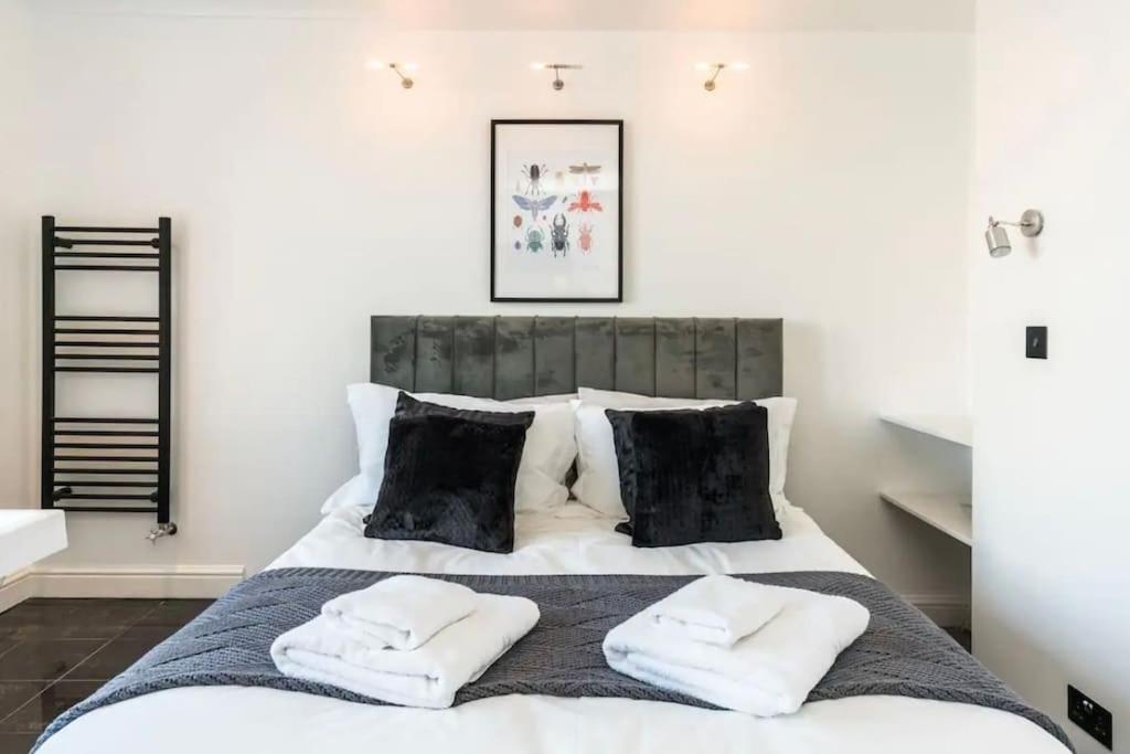 3 X Bedroom Riverside Flat With Hot Tub On Roof Terrace London Exterior photo