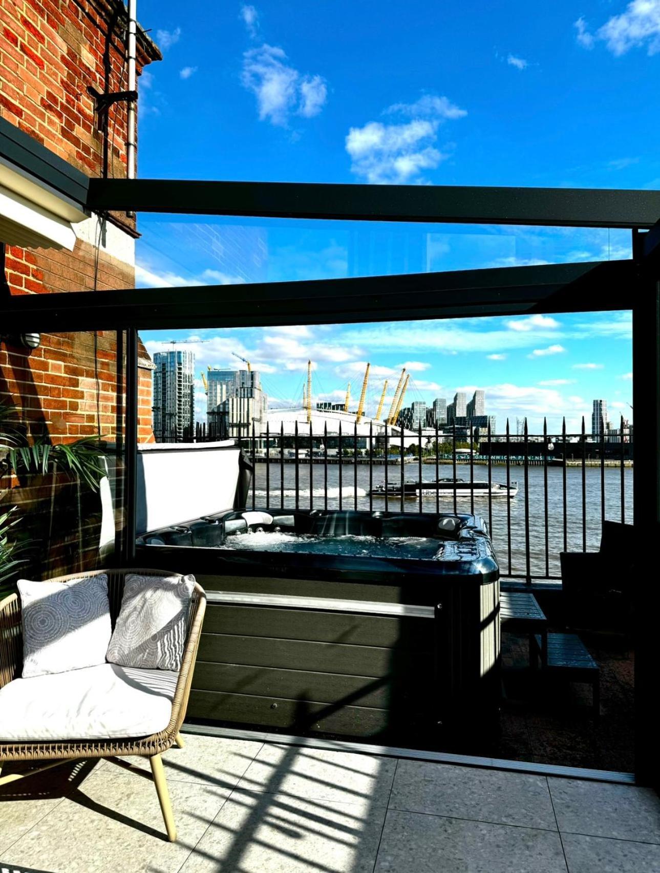 3 X Bedroom Riverside Flat With Hot Tub On Roof Terrace London Exterior photo
